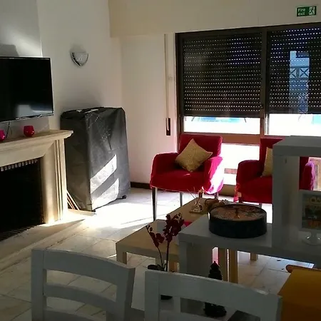 Oura T1 200m Apartment Albufeira