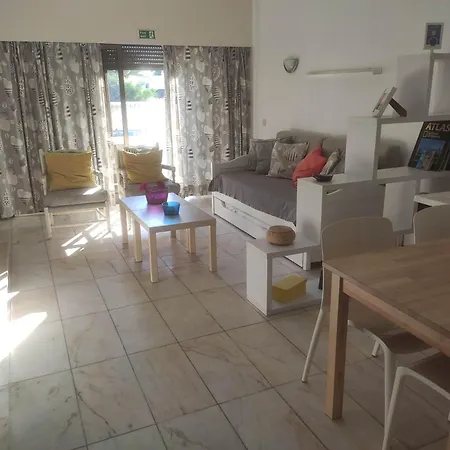 Oura T1 200m Apartment Albufeira